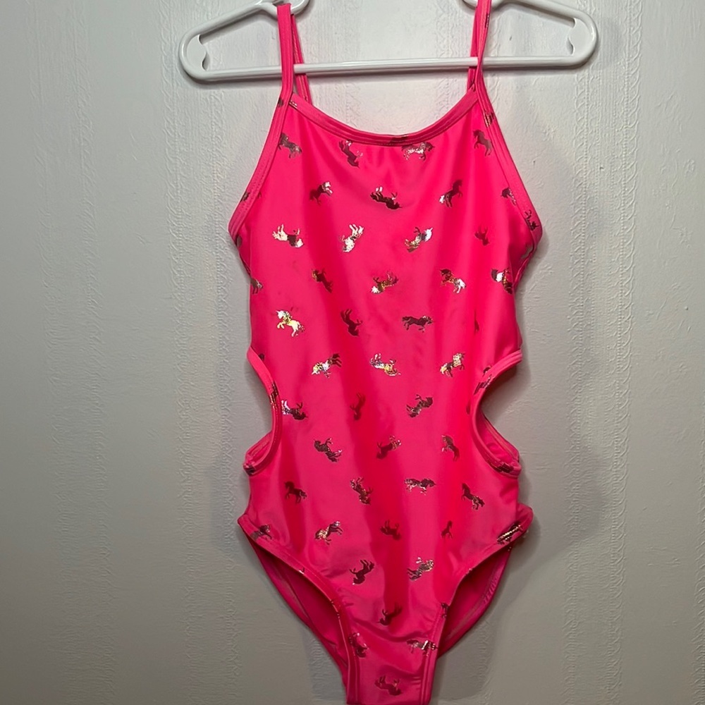 Children’s Place girls size 5/6 one piece swim suit